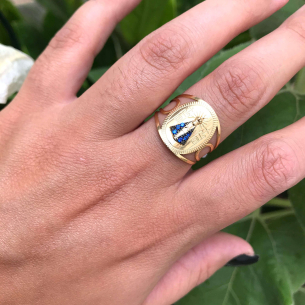 Anel Nossa Senhora Aparecida com Safira Natural Ouro 18k