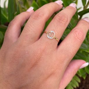Anel Letra Círculo Personalizada Ouro 18k