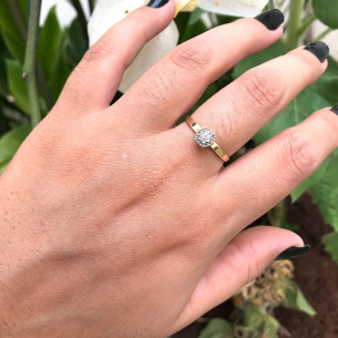 Anel Hexagono Pequeno com Diamante Ouro 18k