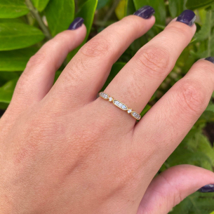 Anel Fininho Pavê com Onze Pedras de Zircônia Ouro 18k