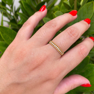 Anel Meia Aliança com Bolinha e Quinze Pedras de Zircônia Ouro 18k