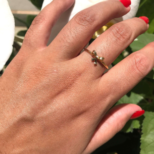 Anel Laço com Um Diamante no Centro Ouro 18k