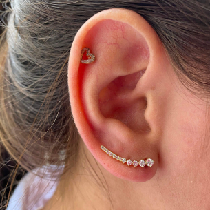 Brinco Ear Cuff Fileira Crescente com Zircônia Ouro 18k