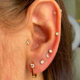 Brinco Oval com Pedra 3mm Ouro 18k