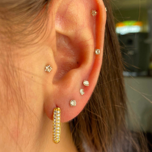 Brinco Argola Oval Pavê com Zircônia Ouro 18k