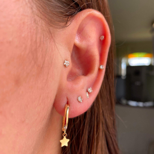 Brinco Argola com Estrela Lisa Ouro 18k
