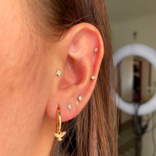 Brinco Argola com Espírito Santo Liso Ouro 18k