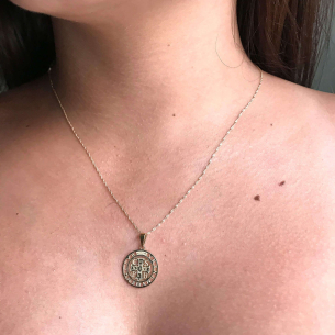 Pingente São Bento com Detalhes Fosco Médio Ouro 18k