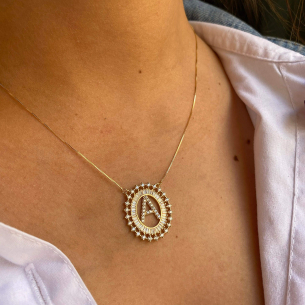 Gargantilha Letra Pavê com 89 Zircônias Ouro 18k