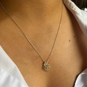 Pingente Sagrado Coração de Jesus Bordado com Pedras de Zircônia Médio Ouro 18k