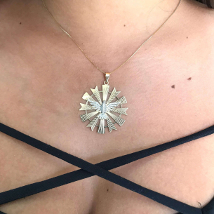 Pingente Mandala Espirito Santo com 88 Zircônias Ouro 18k