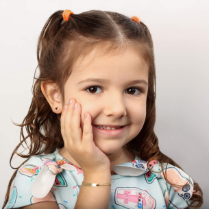 Brinco Baby Tartaruga com Resina Ouro 18k