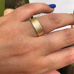 Aliança Reta Trabalhada 6mm Ouro 18k