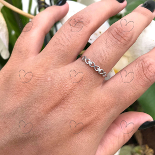 Anel Infinito com Diamante Ouro Branco 18k