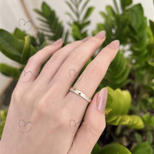 Anel Fileira com Coração e Quatorze Pedras de Zircônia Ouro 18k