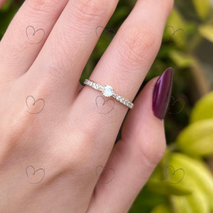 Anel Solitário Detalhe Coração Cravejado com Zirconias Em Ouro 18k