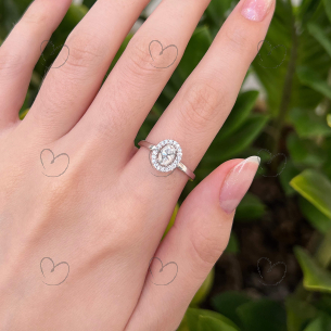 Anel Oval com Fileira Diamantes Moissanita Ouro 18k