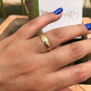 Aliança Giratória com Duas Pedras de Zircônia Ouro 18k