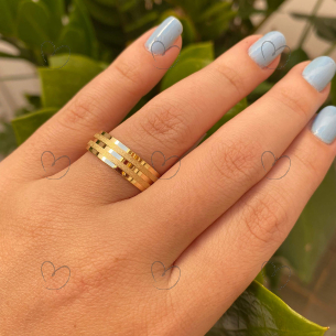 Aliança Comfort com Pedras e Detalhes Diamantados Ouro 18k